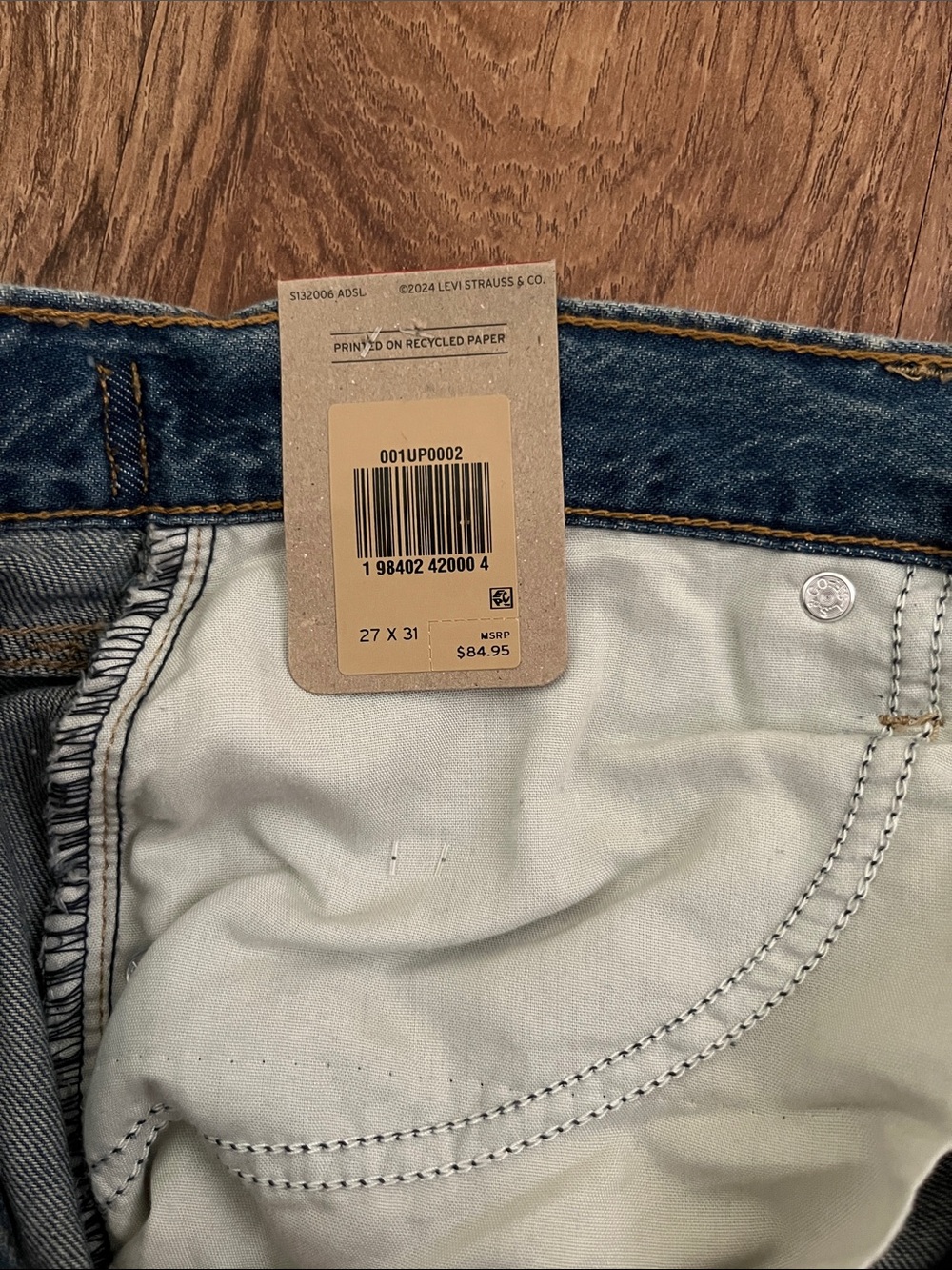 NWT Levi’s Cinch Baggy Wide Leg Jeans - Picture 13 of 13